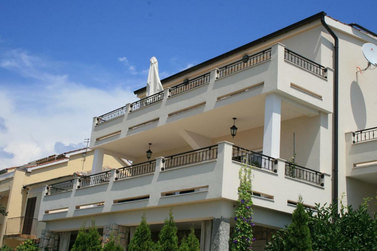 Apartment Aria Banjol Exteriör bild
